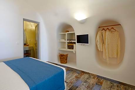 Luxury Villa with Pool