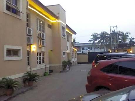 Presken Hotel and Suites (GRA)