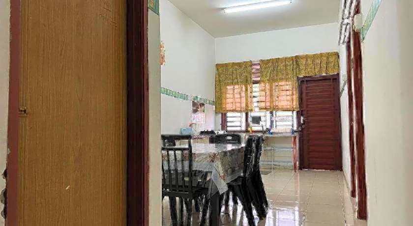 OYO Home 90492 Sena Homestay