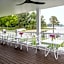 The Oaks Waterfront Hotel