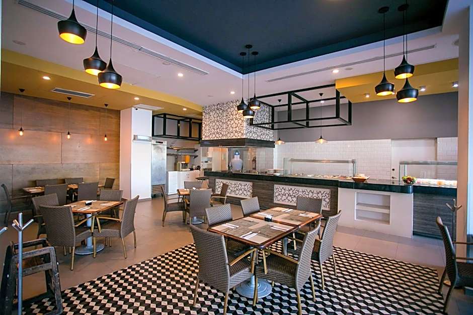 Pacific Palace Beach Tower Hotel