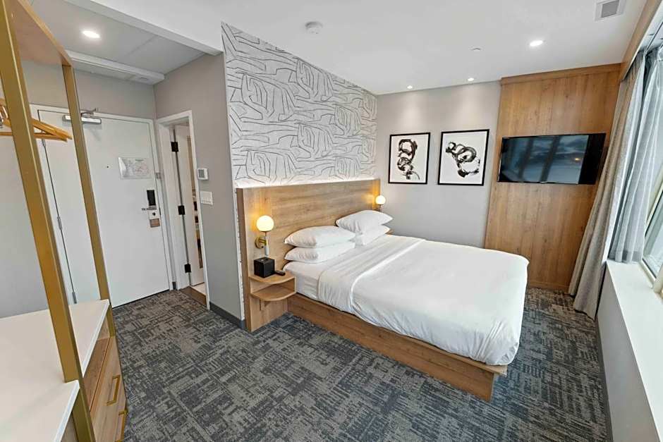 Tower Hotel at Fallsview