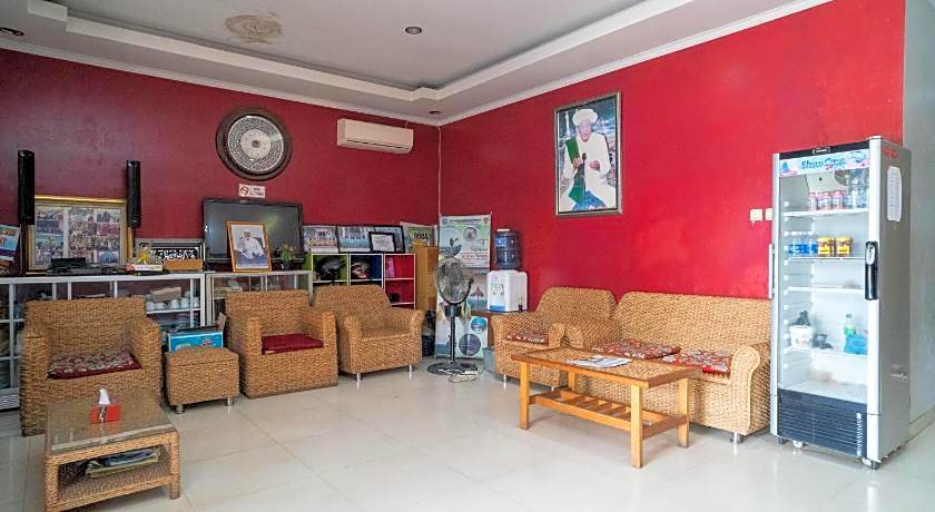 RedDoorz Syariah Near Tugu Dodol Kandangan