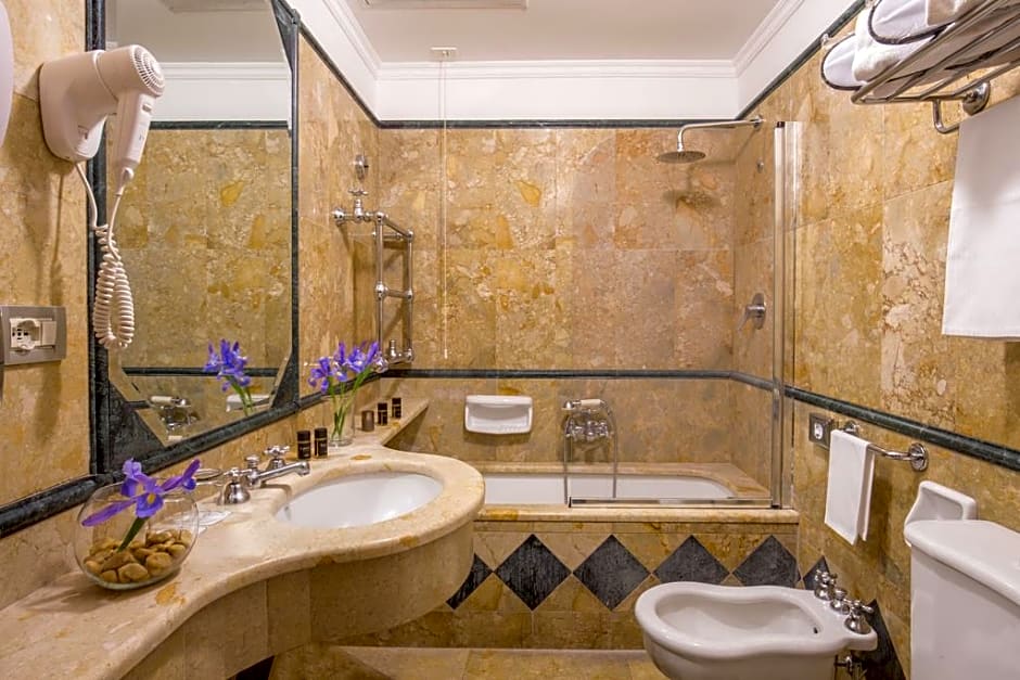 Hotel Savoy