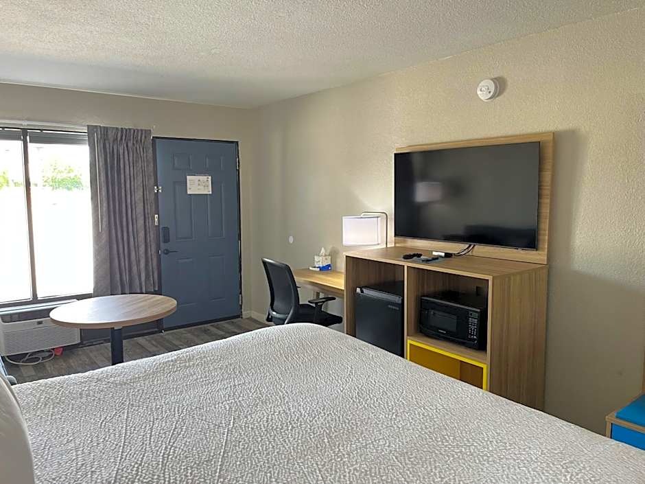 Days Inn by Wyndham Branson Ozarks