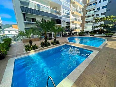 cód 44 - Apartamento amplo, á 250m do mar