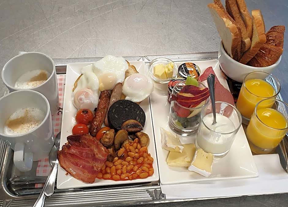 Schoolhouse Restaurant and Hotel