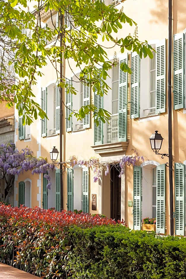 Hostellerie De L'abbaye De La Celle - Les Collectionneurs