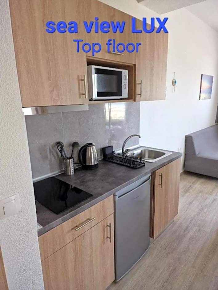 BLUE EYES APARTMENTS