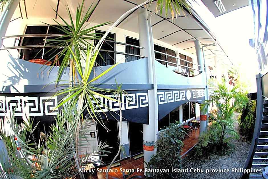 Micky Santoro Hotel & Restaurant