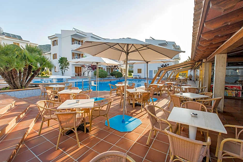 Aparthotel Flora