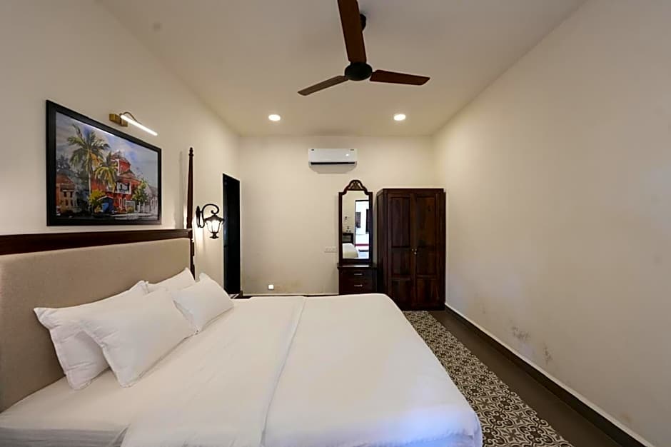 Photo 1 of 11 of Family, Jetted Tub, Ground Floor