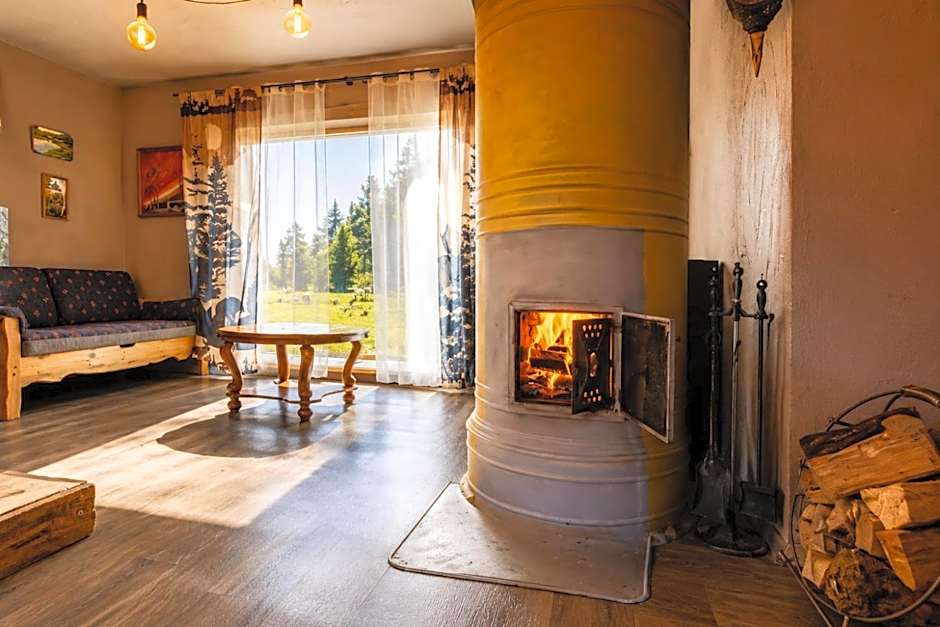 Lake Deer Park Retreat with Hot Tub & Sauna