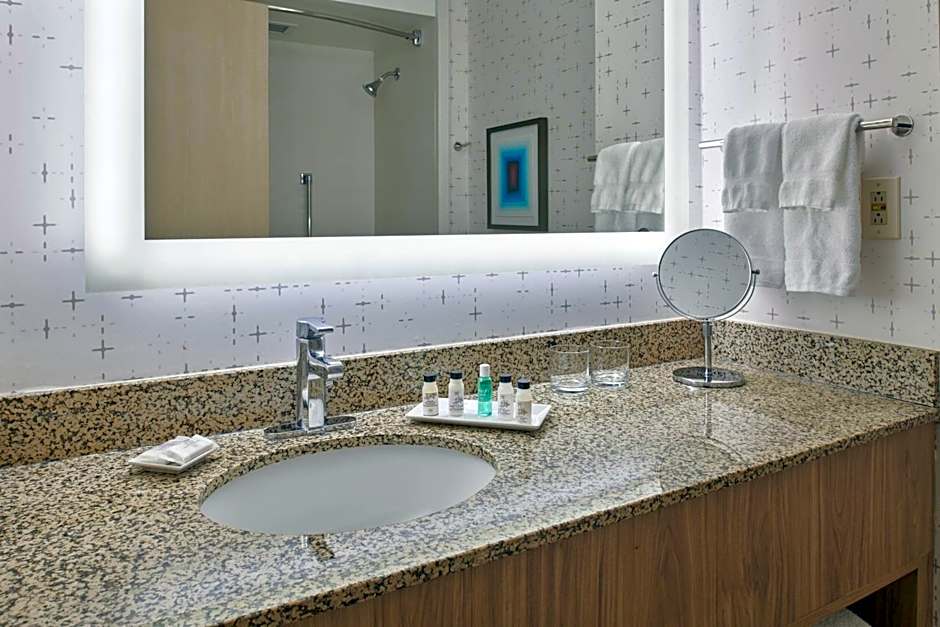 Delta Hotels by Marriott Detroit Novi