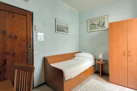 Single Room with Shared Bathroom