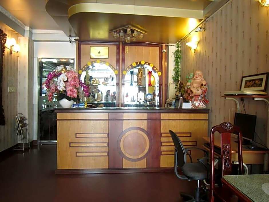 Tan Hoang Long Hotel Nguyen Van Cu