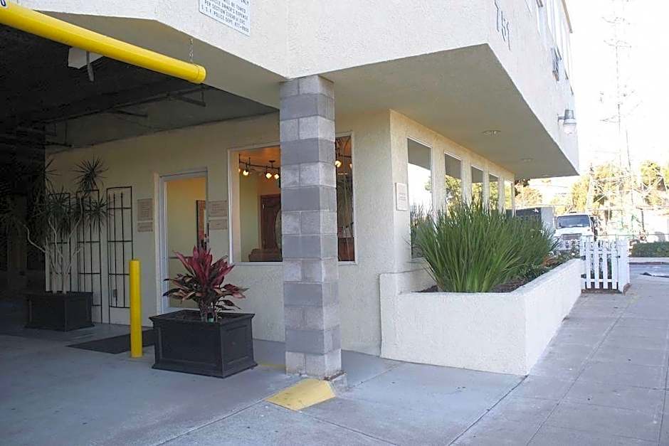 Airport Inn