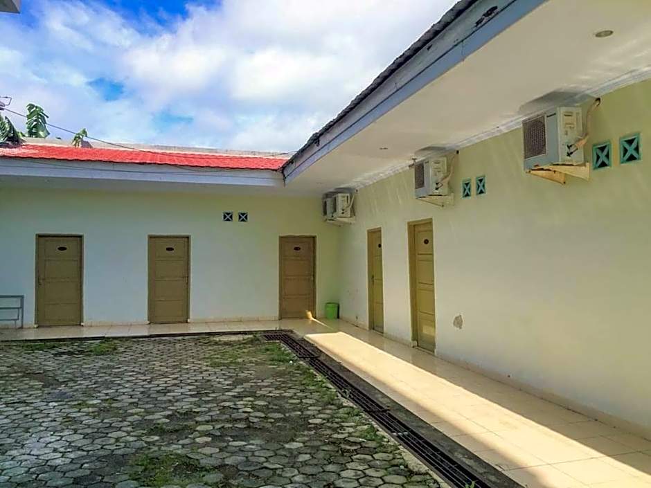 Urbanview Hotel Platinum Parepare