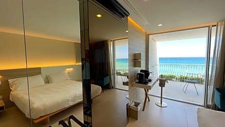  Deluxe Room with Sea View