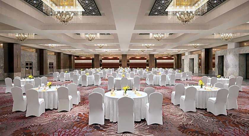 Le Meridien Surat