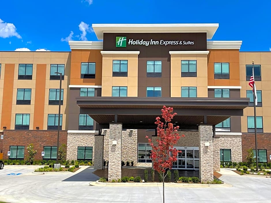 Holiday Inn Express and Suites Ft. Smith Airport