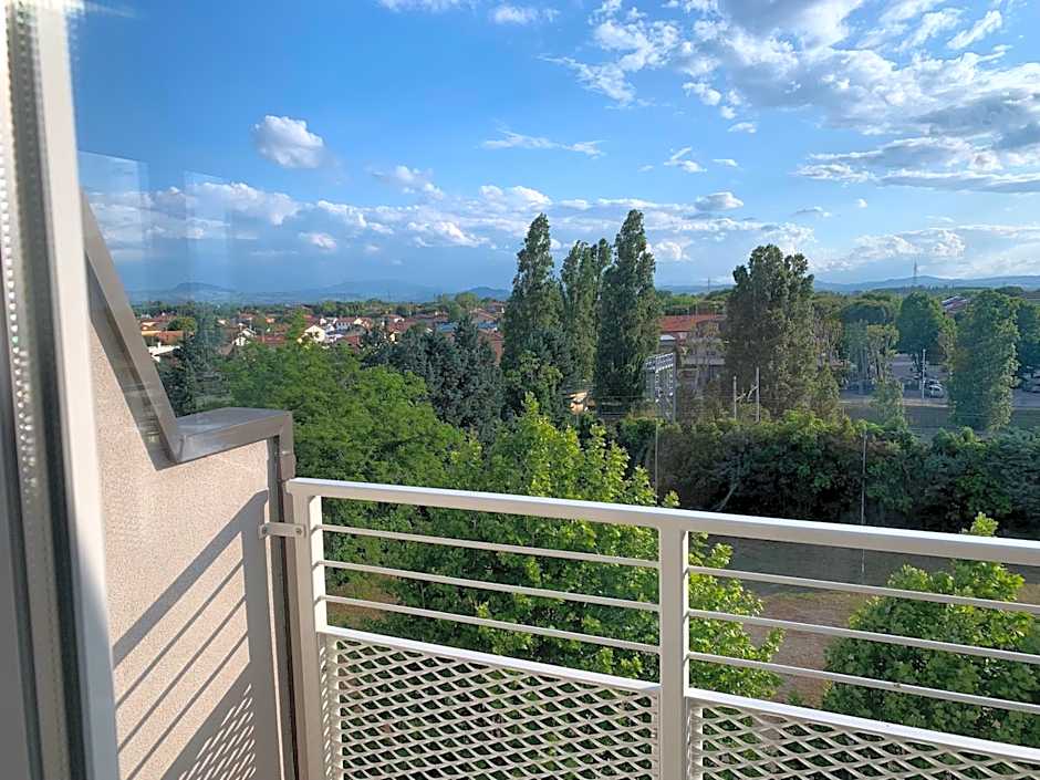 Daniel Apartments