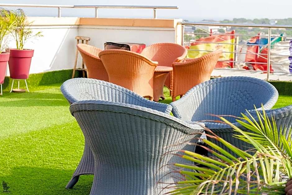 Plus 33 Hotel