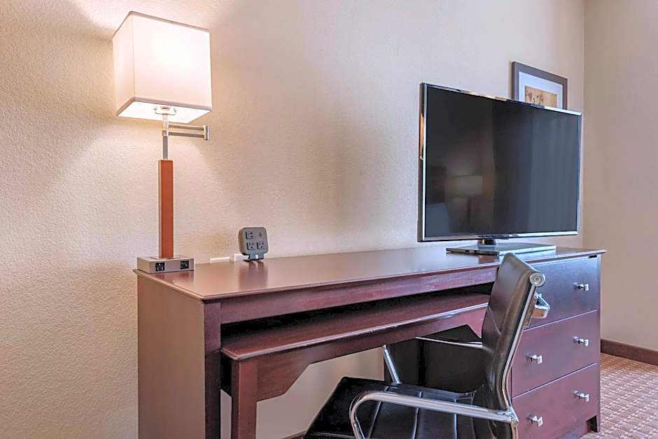 Comfort Suites