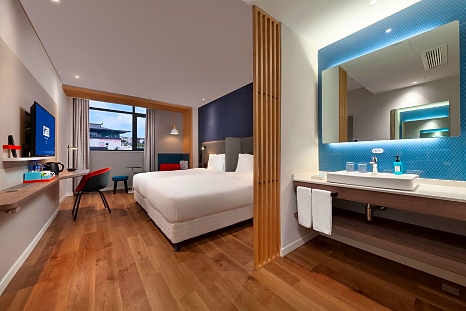 Holiday Inn Express Pinghu, an IHG Hotel