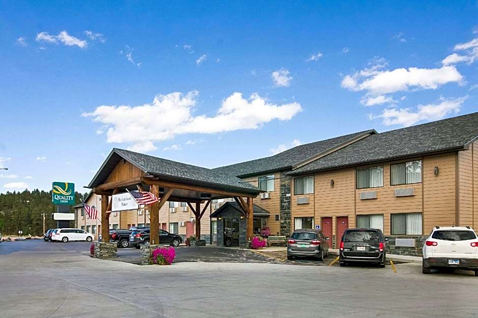 EverSpring Inn & Suites