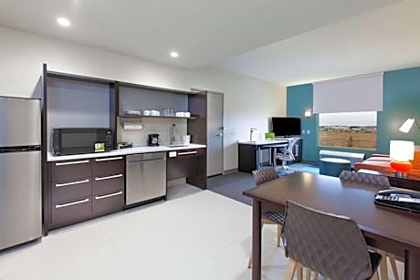 King Suite - Mobility Access/Non-Smoking