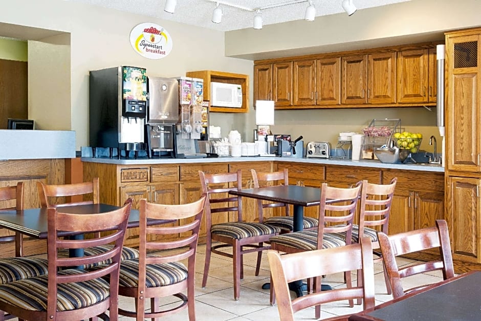 Super 8 by Wyndham Beckley