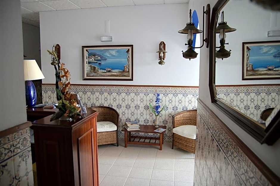 Apartamentos e Quartos Atalaia