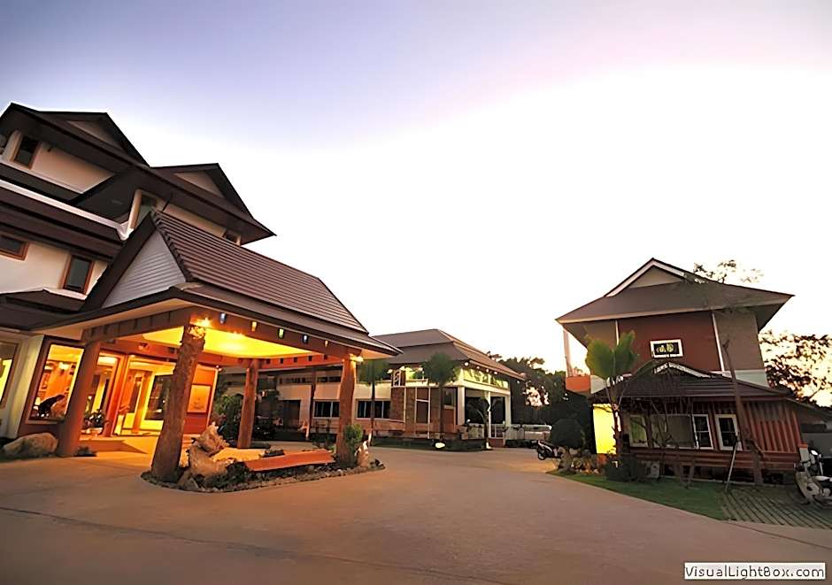 Chaophayathara Riverside Hotel