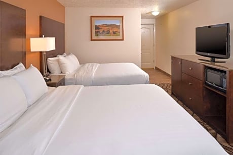 Queen Room with Two Queen Beds - Accessible/Non-Smoking