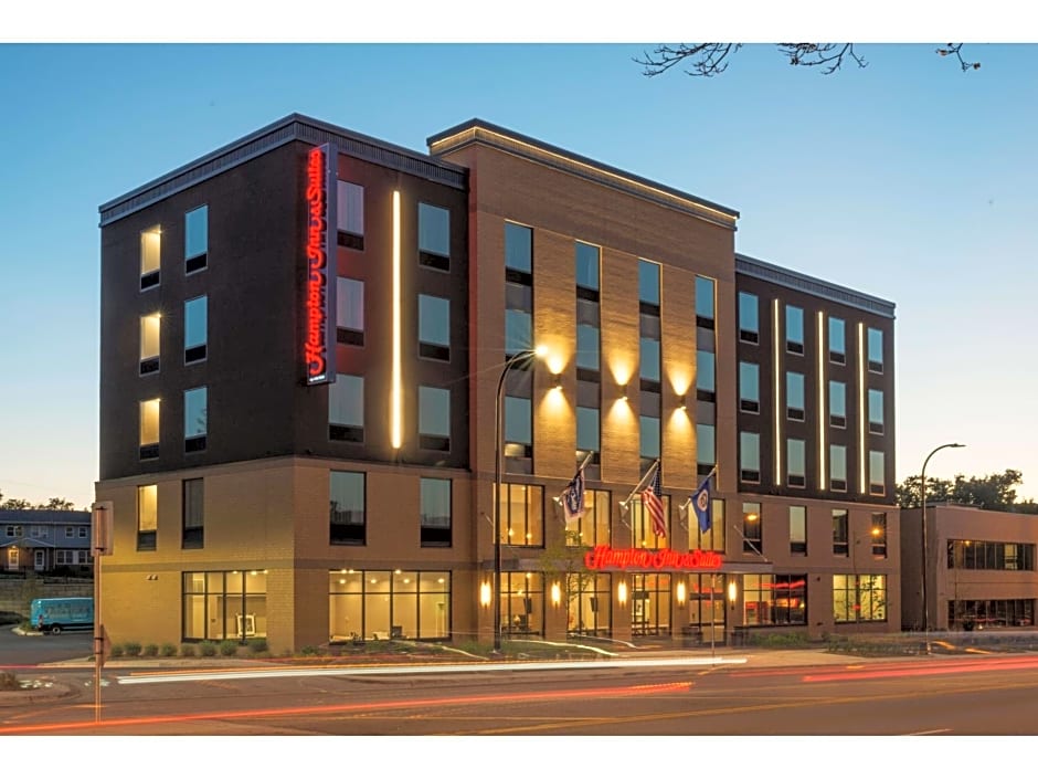 Hampton Inn By Hilton and Suites Minneapolis University Area, MN