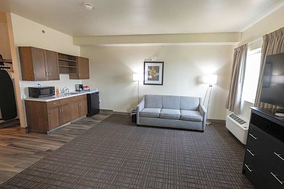 Cobblestone Inn and Suites Sheldon