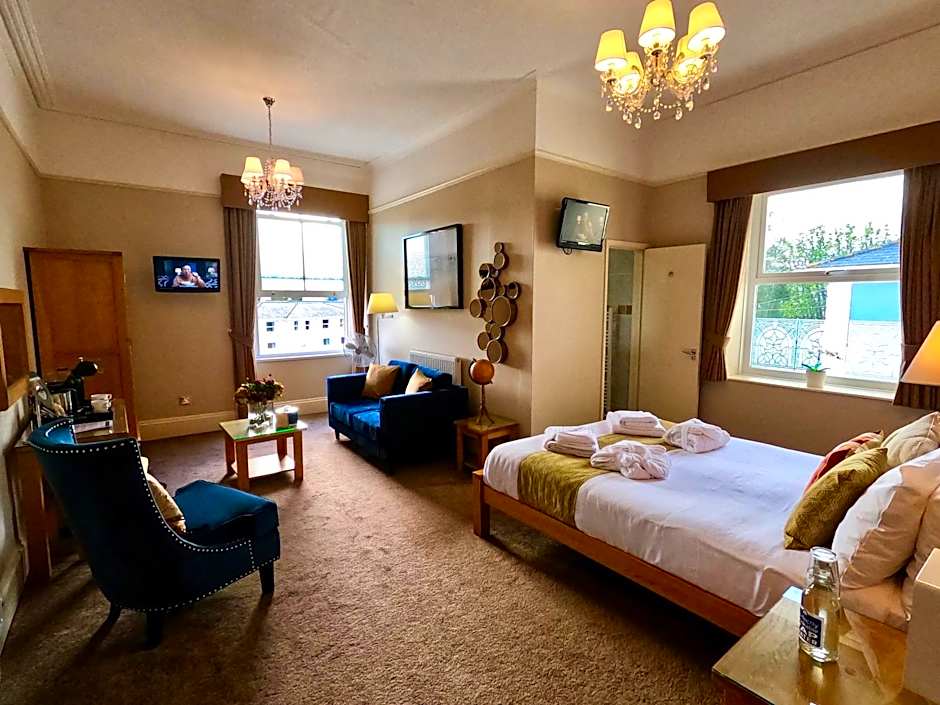 Riviera Lodge Hotel