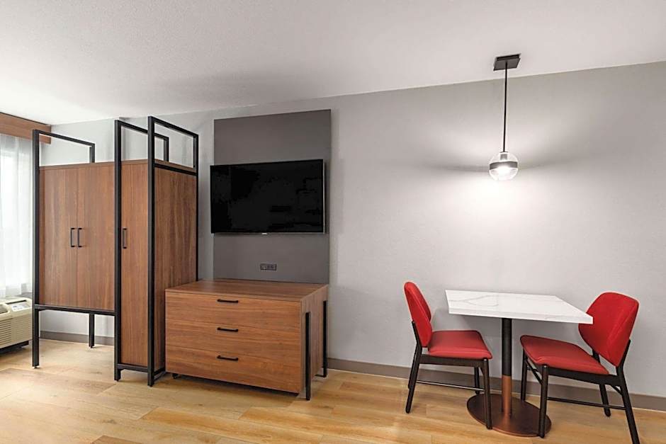 Hawthorn Extended Stay by Wyndham Knoxville