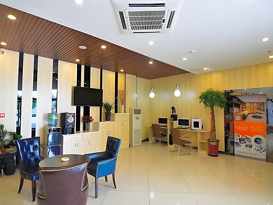 7 Days Premium Jiaozuo Renming Road Normal Institution