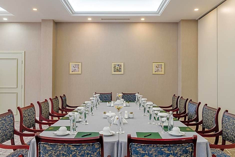 The Arkin Colony Hotel