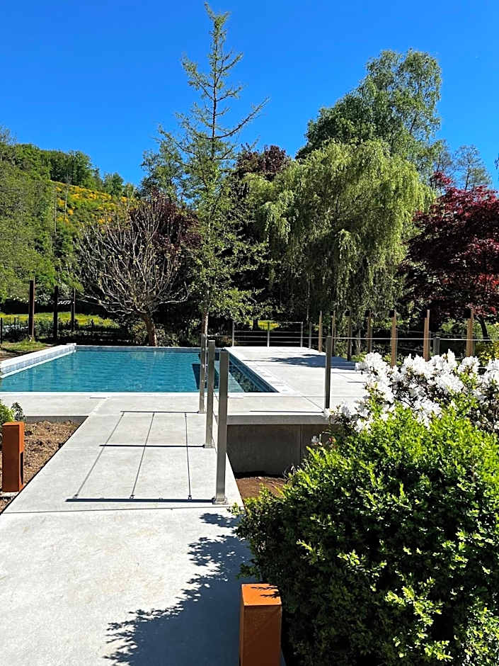 Logis Hostellerie De La Claire Fontaine