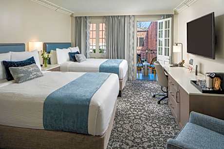 Deluxe Guest Room, Balcony, 2 Double Beds, Toulouse Street View