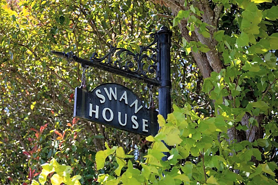 Swan House