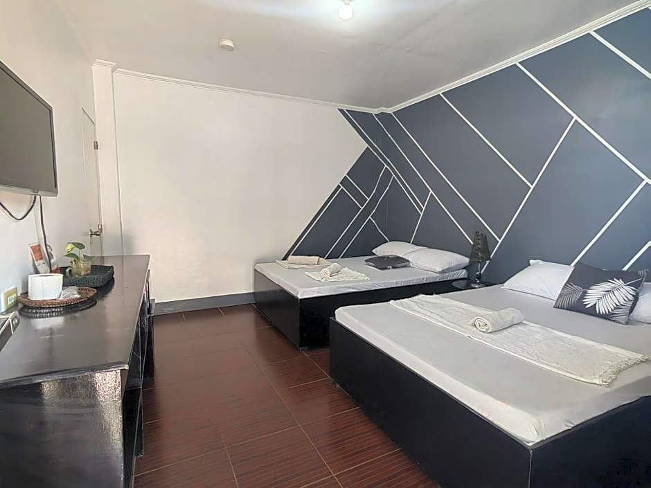 AA Travellers Pad Hotel