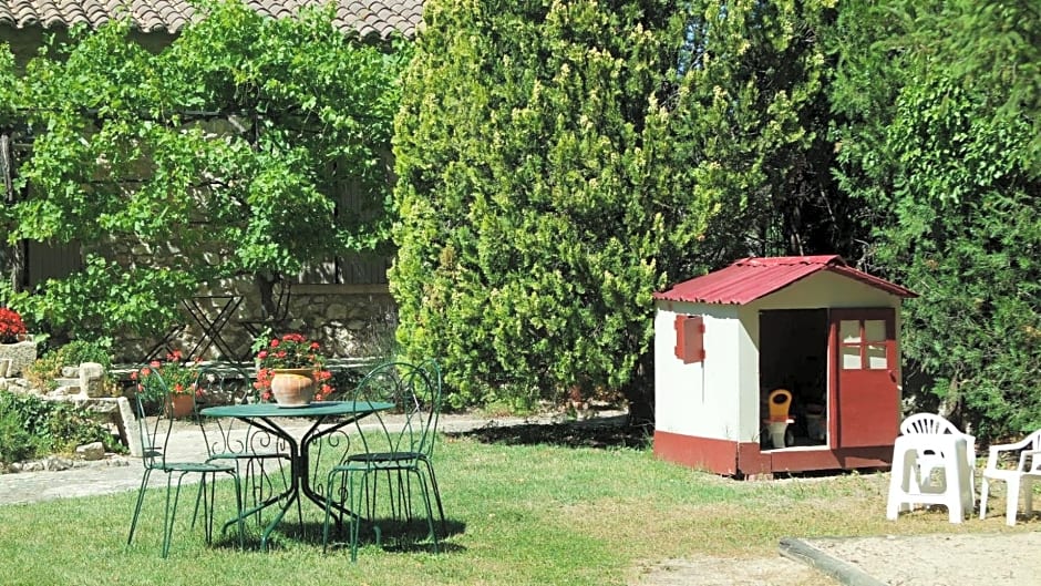 Mas Grimaud - Gîte- Studio et chambres d'hôtes familiales