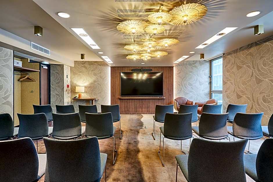 voco Paris  Porte de Clichy By IHG
