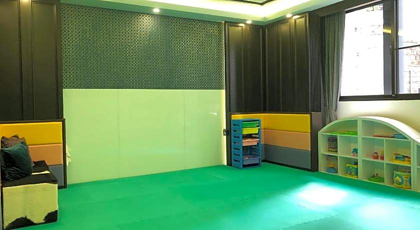 Puli Ease Hotel