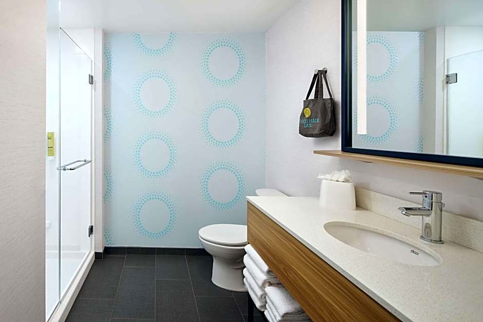 Tru by Hilton Atlanta Northlake Parkway