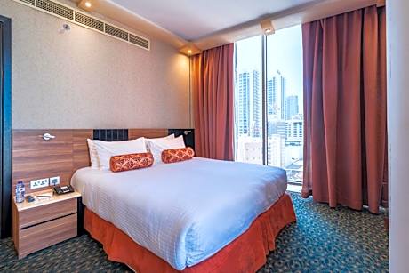 One-Bedroom Crystal Suite
